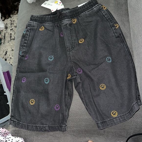 ZARA Kids | Black | SMILEYWORLD ® HAPPY COLLECTION FLOWY DENIM SHORTS - Picture 5 of 5